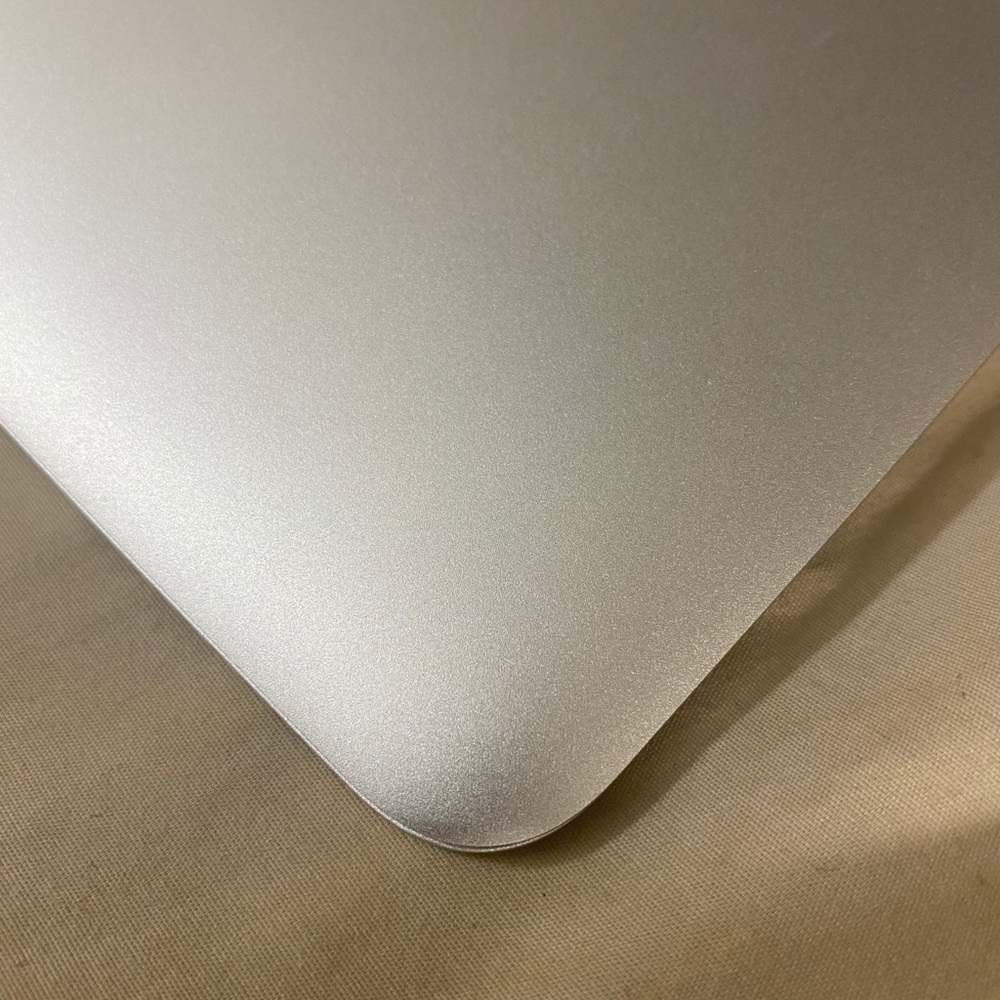 MacBook - Picture 6 of 13